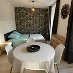 1er Etage - Centre-ville - Local Velos Disponible *