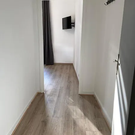 Apartment 1er Etage - Centre-ville - Local Velos Disponible *