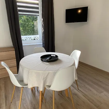 1er Etage - Centre-ville - Local Velos Disponible