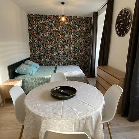 1er Etage - Centre-ville - Local Velos Disponible *