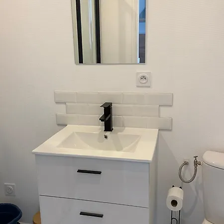 1er Etage - Centre-ville - Local Velos Disponible *