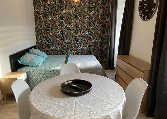 1er Etage - Centre-ville - Local Velos Disponible *