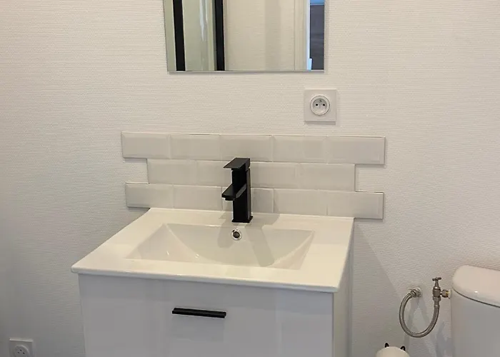 1er Etage - Centre-ville - Local Velos Disponible *